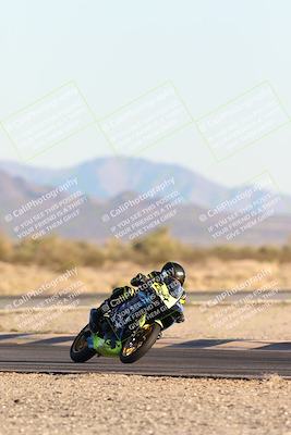 media/Dec-07-2025-CVMA (Sun) [[3e7d2de5dc]]/Race 18-Formula Twins-Formula 40 UL/